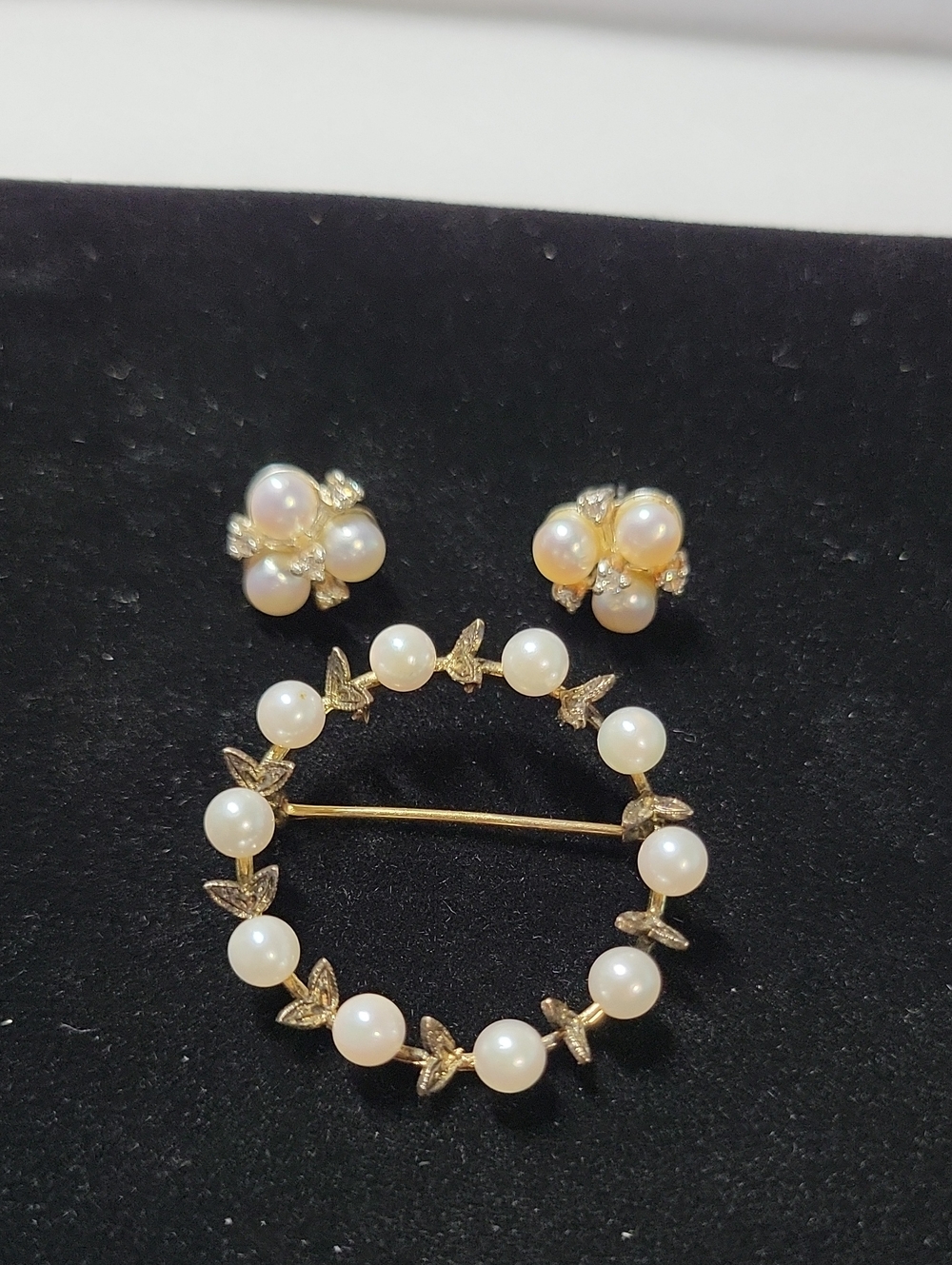 Pearl and 925 Tone Floral Brooch & Stud Earring Set